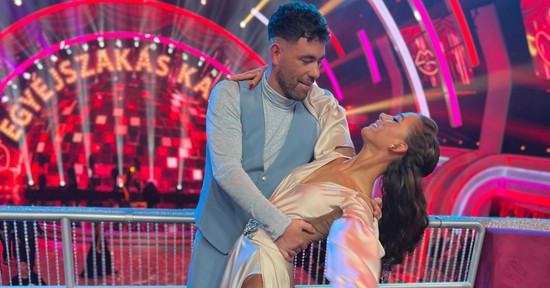 Forró szerelmes fotók érkeztek Krausz Gábor és Mikes Anna második esküvőjéről