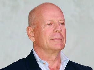 Férjhez ment Bruce Willis legkisebb lánya, ebben a meseszép Balenciaga ruhában mondta ki a boldogító igent