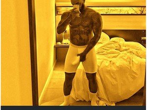 Boldog Valentin-napot a világ legnagyobb péniszével: The Game ismét akcióban