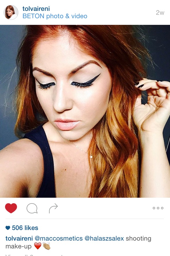 Tolvai Reni trendi körmei