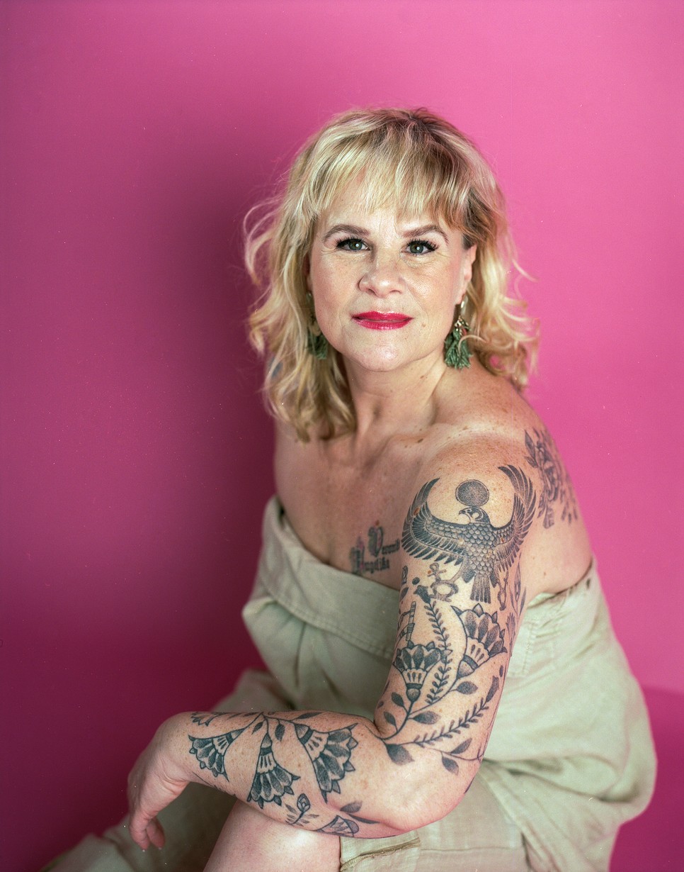 Az öregedés természetes, normális, szép. A Szeretest ezt szeretné megmutatni. Minden kor szépségideálját mi teremtjük, formáljuk, nem egy abszolút igazság, hanem egy kulturális kérdés, fogalmazták meg az alkotók