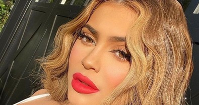 Nem hinnéd: ilyen rövid most Kylie Jenner haja valójában
