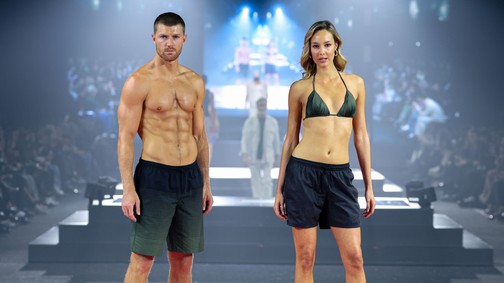 Varga Vicky tündöklése: magyar modell a nagyszabású IUMAN divatshow-n