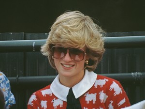 Diana hercegné legikonikusabb szettjei, amelyek örökre meghatározták a divatot