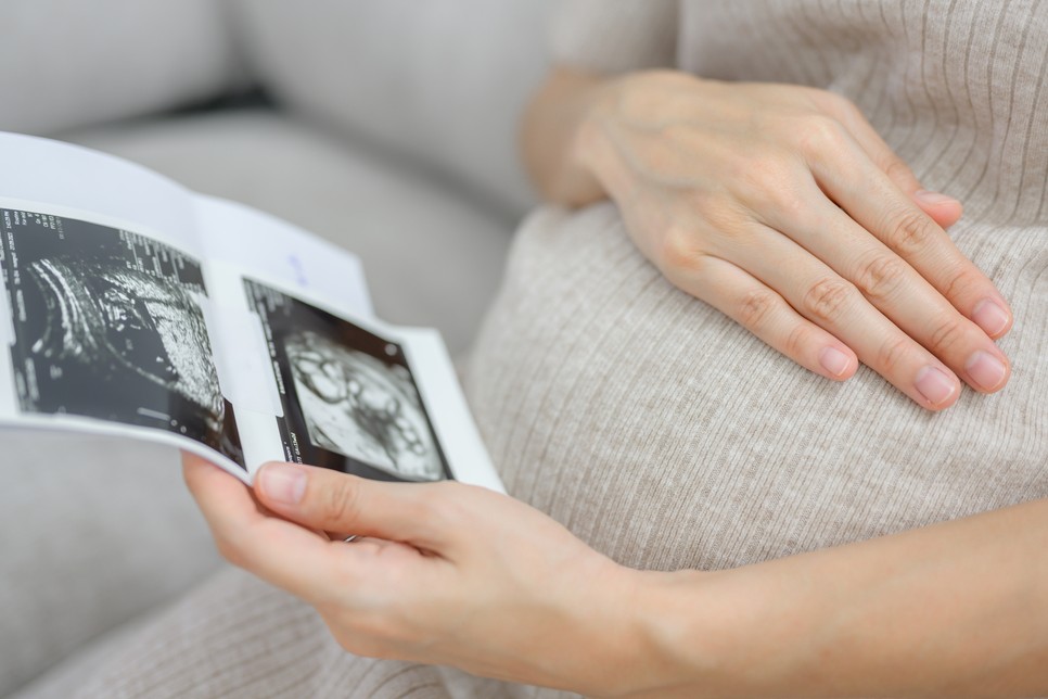 Azon is meg szoktunk lepődni, ha valaki huszonöt éves kora alatt teherbe esik