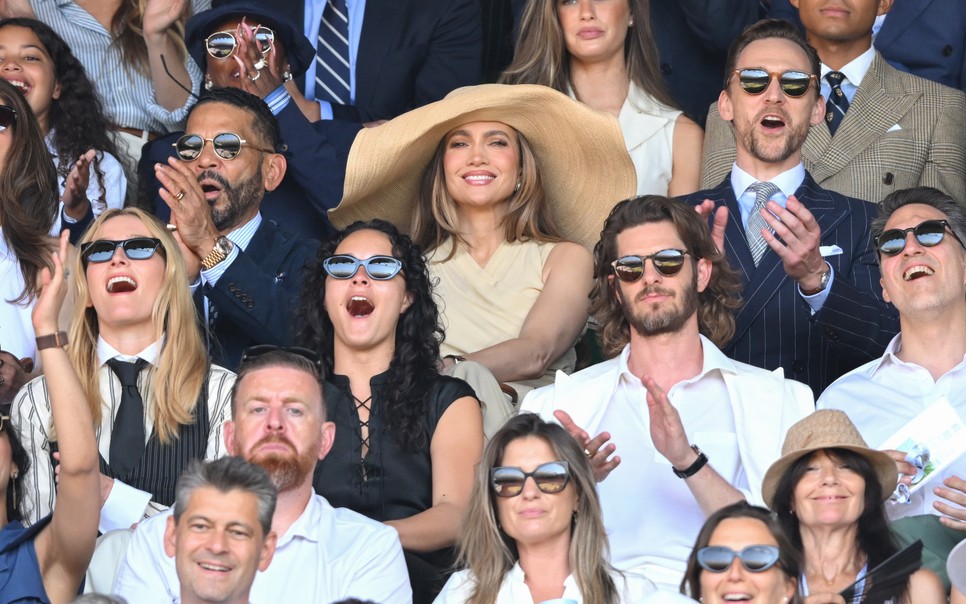 Jennifer Lopez Ralph Lauren ruhája kifogástalan volt, ám a szalmakalap, amivel kombinálta, már kevésbé nyerte el a rajongók tetszését