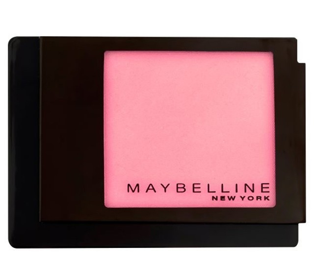 Mítosz: Az arccsontod alá tegyél fel pirosítót, az majd kiemeli. Igazság: Arcpirosítóval kontúrozni igazán trendi volt a 80-as években, de napjainkban a pirosító helyes használata közvetlen az almácskákra terelődött. Ez a technika kiemeli az arcod és az összes figyelmet a szemeidre tereli. A mi választásunk: Master Hi-Light pirosító (60) MAYBELLINE 2199 Ft