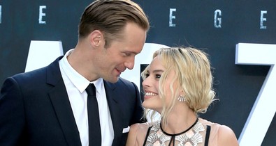 Margot Robbie balesete a vörös szőnyegen: Tarzan megoldja!