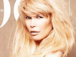 Terhes és meztelen!