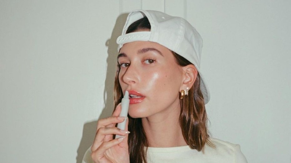 Hailey Biebernek köszönhetjük a nyár legnagyobb körömtrendjét