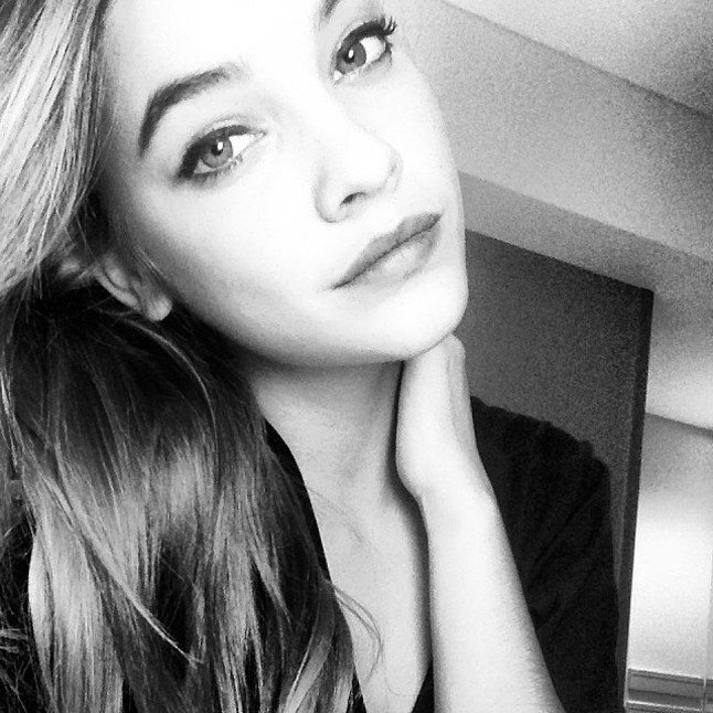 Palvin Barbara: @realbarbarapalvin Ugyan rengeteg kamuprofil kering az Instagramon magyar topmodellünkről, az igazin, melyet már több mint egymillióan követnek, Barbi selfie-ket, barátaival közös képeket és a fotózásainak kulisszái mögött zajló eseményeket osztja meg.