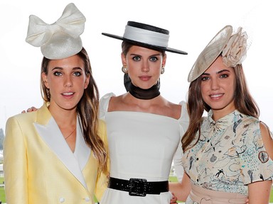 Eljegyezés az angol királyi családban, káprázatosan szép gyémántgyűrűt villantott a menyasszony 