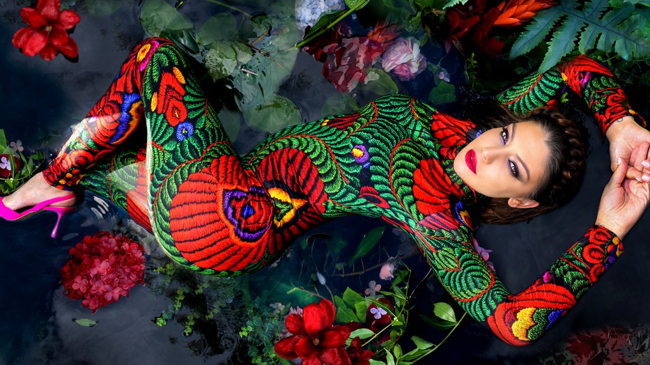 Kulcsár Edina szívesen vállalta el a Sugarbird Matyó kollekciójának kampányát