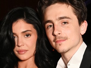 Kínos jelenet a lelátón: szájról olvasó leplezte le, milyen is valójában Kylie Jenner és Timothée Chalamet kapcsolata