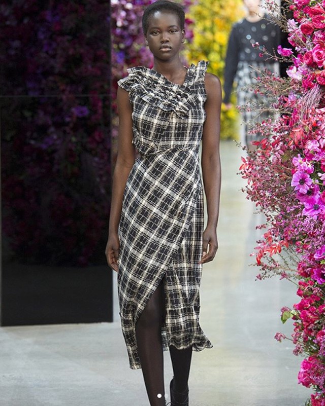 Menekülttáborban született, most a kifutók sztárja ez lány!