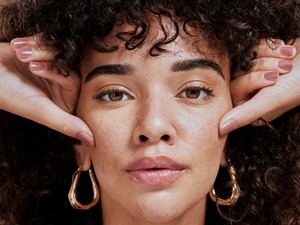 A bőrápolási baki, ami akár az arcbőrödbe is kerülhet - Szakértő segít, hogyan használd kíméletesen a hámlasztókat