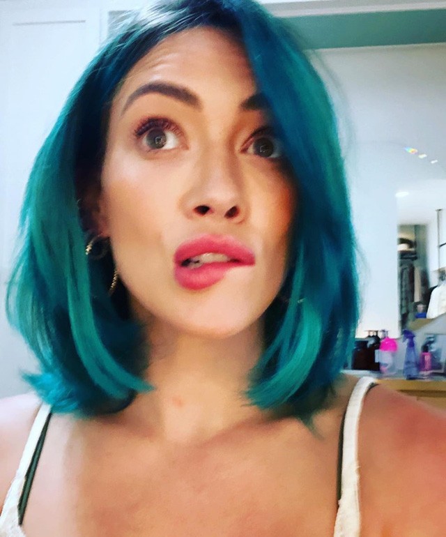 Karantén-hajfestés az új őrület: ezek a sztárok váltottak extrém hajszínre