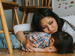 Pszichológus figyelmeztet, egy gyermek dühkitörése nem hiszti, csak az idegrendszer segélykiáltása a túlterheltség ellen
