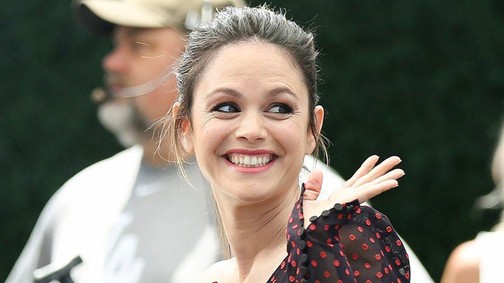 Egyértelműen a pöttyös ruha a nyár trendje, és Rachel Bilson úgy viseli, hogy leborulunk előtte