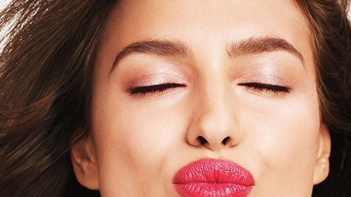 Forró Valentin-napi hangulat az AVON-nál