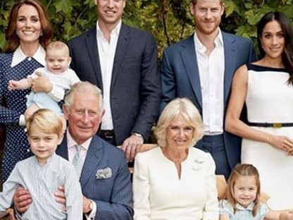 A kis Lajos herceg olyat csinál Károly herceg arcával, ami miatt ezt a fotót eddig nem hozhatták nyilvánosságra