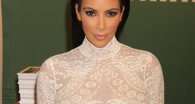 Író-olvasó találkozó Kim Kardashian melleivel