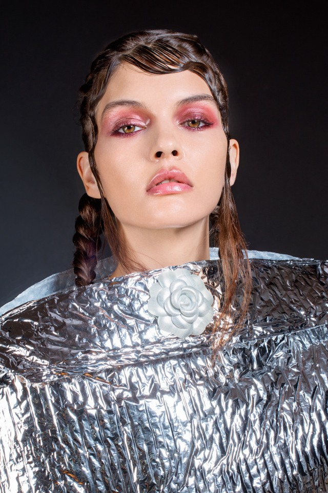 Ülj fel te is erre a szuper új hullámra: Hullámos haj, fényes smink