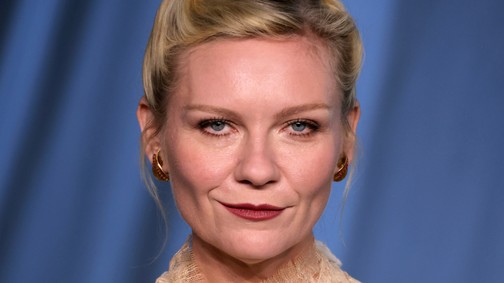 Kirsten Dunst meztelenruhája nagyon merész, aprócska virágok díszítették az átlátszó anyagot