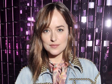 Dakota Johnson a csillogó divathét árvája