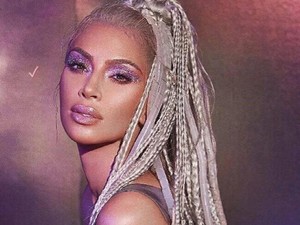 Kim Kardashian újabb meztelen fotót osztott meg