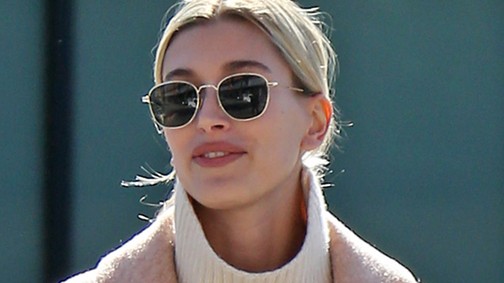 Meglátod Hailey Bieber szettjét, és te is kedvet kapsz ahhoz, hogy melegítőben járj az utcán