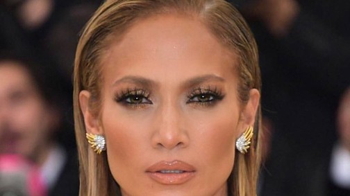 Ez mi? Jennifer Lopez a világ legrövidebb szoknyáját vette fel!