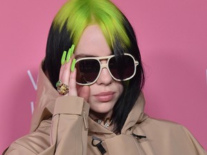 Sírni fogsz a nevetéstől, ha meglátod Billie Eilish kabátját
