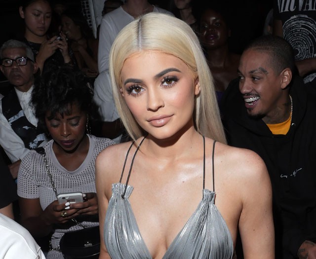 Az új őrület: sebészkés nélküli plasztikai beavatkozások