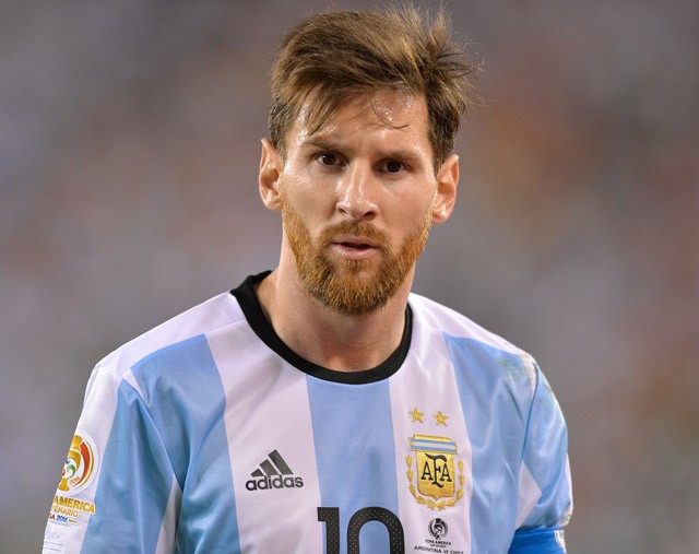 messi, hajszín, barcelona, focista, labdarúgó, hajszőkítés, szőkítés, frizura, hajviselet