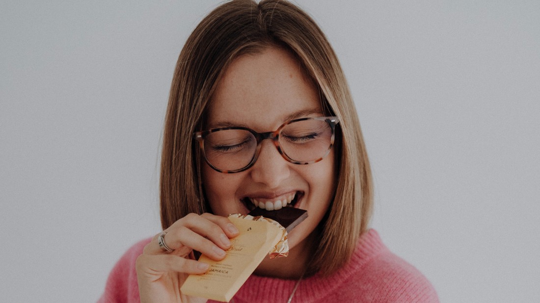 Eller-Tárnoki Nikolett táplálkozási tanácsadó, kétgyermekes édesanya, aki saját inzulinrezisztencia-tapasztalataiból kiindulva segít élhető, tiltólisták nélküli életmódot kialakítani.