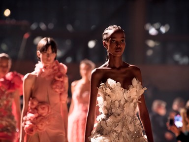 Ezeket a 2022-es tavaszi couture bemutatókat neked is látnod kell!