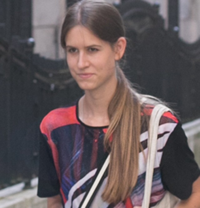 Mészáros Lúcia óriási vászontáskáját mutatja meg nekünk ma