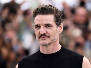 Igen, ez komoly: így nézett ki Pedro Pascal 20 évvel ezelőtt, mielőtt világsztár lett volna