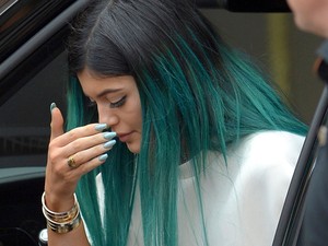 Kylie Jenner már megint hajszínt váltott