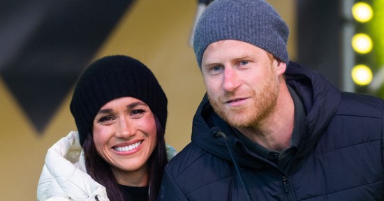Meghan Markle nyilvánosan flörtölt Harry herceggel, ettől még te is elpirulsz