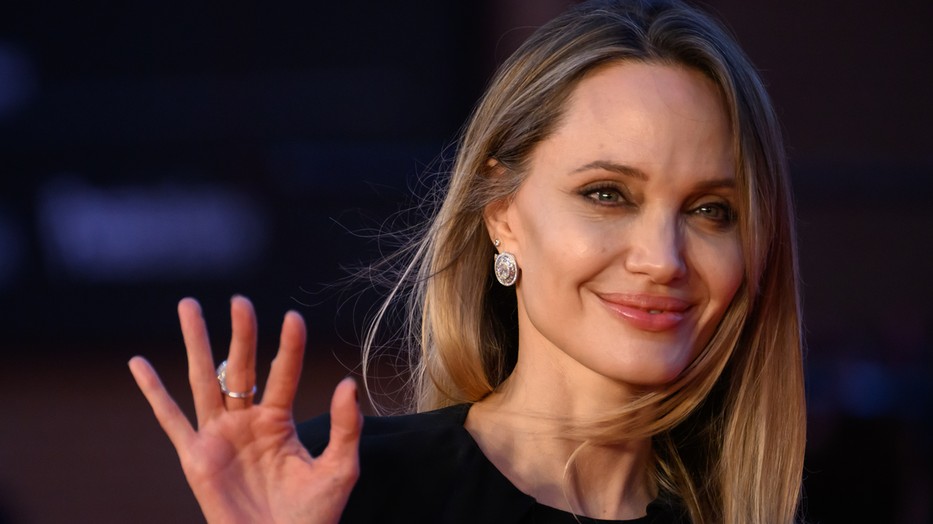 Angelina Jolie költözik, maga mögött hagyja Los Angeles-t