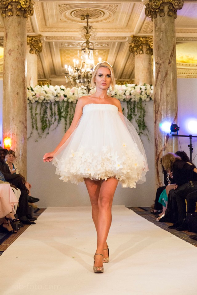 Cannes-i divatbemutató