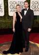 Ugyan Kirsten Dunst fekete Valentino ruhája első talán visszafogottnak látszik, de ilyen merész dekoltázst is ritkán látott a Golden Globe közönsége, mint 2016-ban a színésznőtől.