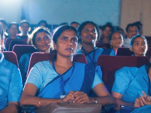A Minden, ami fénynek tűnik bizonyíték, hogy a nők ugyanarra vágynak - kontinenstől és kultúrától függetlenül