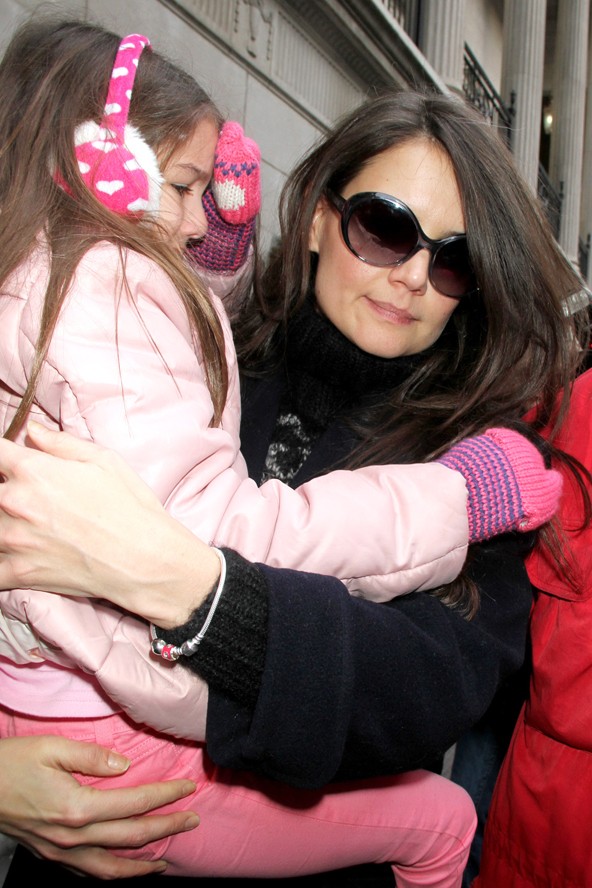 Minden rózsaszín Suri Cruise-on