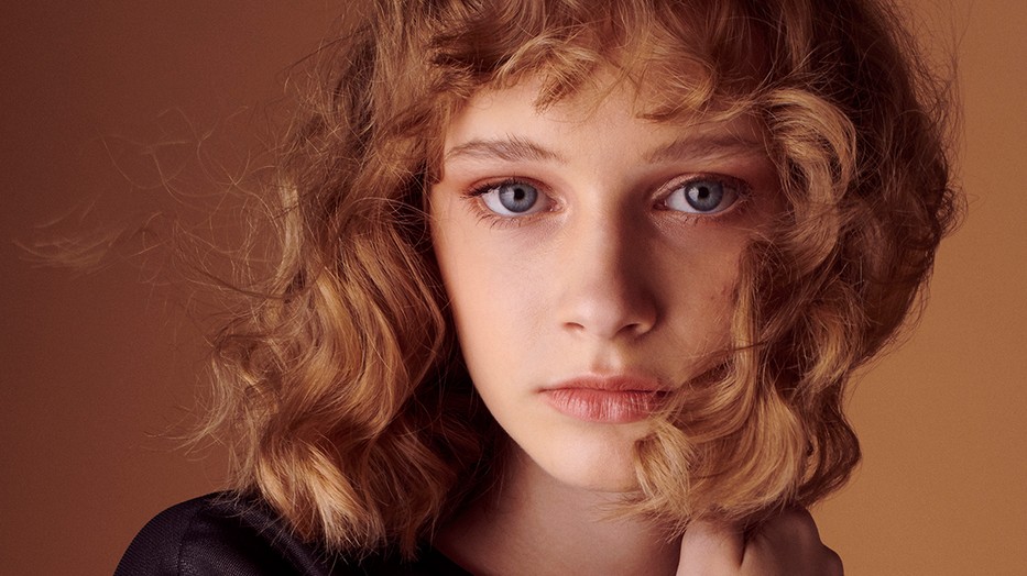 Hétköznapi modellek, magyar tervezők és művészek egy nemes célért: A KIKAPCS. Alapítvány rendhagyó téli akciója 