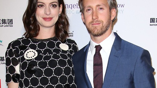 Megszületett Anne Hathaway kisfia!