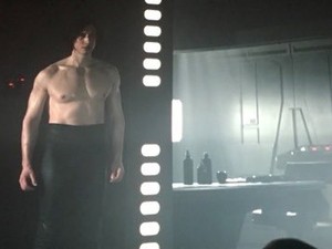 Ha Kylo Ren pucér felsőteste nem volt elég, most itt a KYLO REN KIHÍVÁS, ami felrobbantotta az internetet!