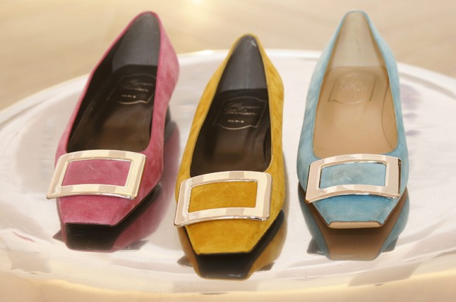 A tűsarkú atyja óriás kiállítást kapott